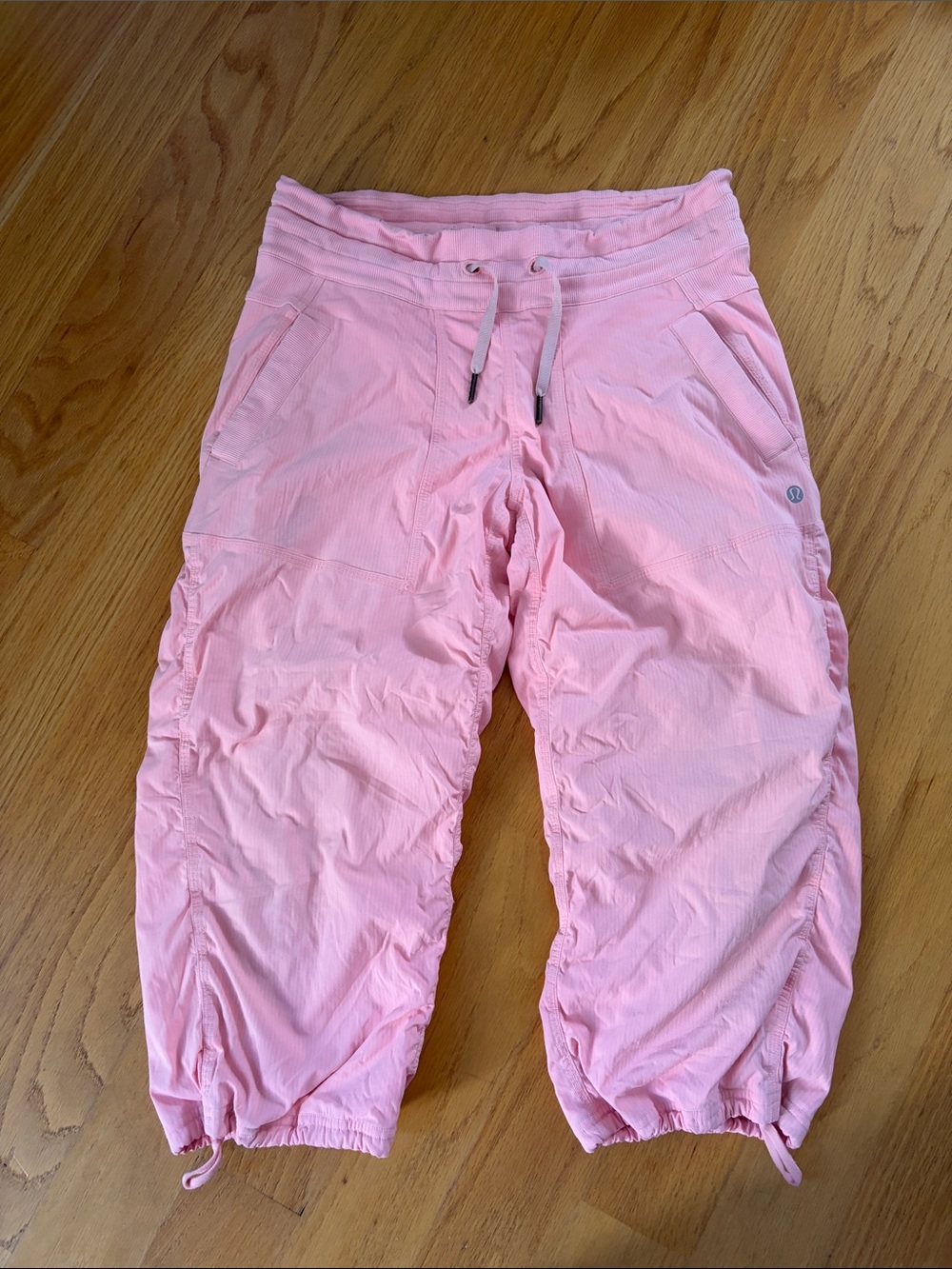 Lululemon studio dance pant Capri 6 light pink/peach